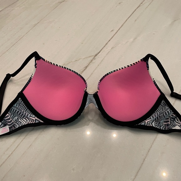 VS PINK - push up bra, 34C - Picture 2 of 3